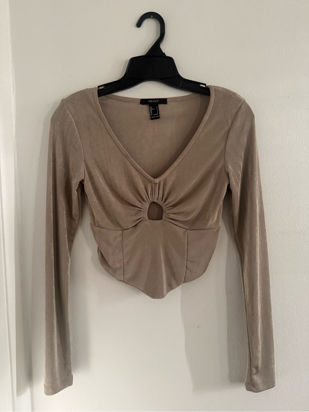 Forever 21 Long-Sleeve V-Neck Keyhole Crop Top
